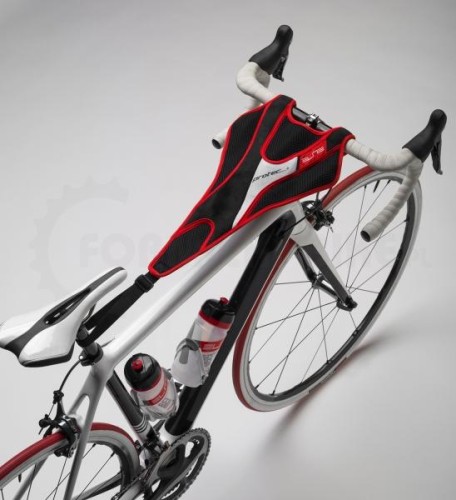 93689090catareso_protec-elite-prevents-accumulation-sweat-frame.jpg