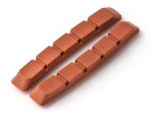 Wkładki hamulcowe CLARK'S CP500 MTB (V-brake, Warunki Mokre) 72mm czerwone